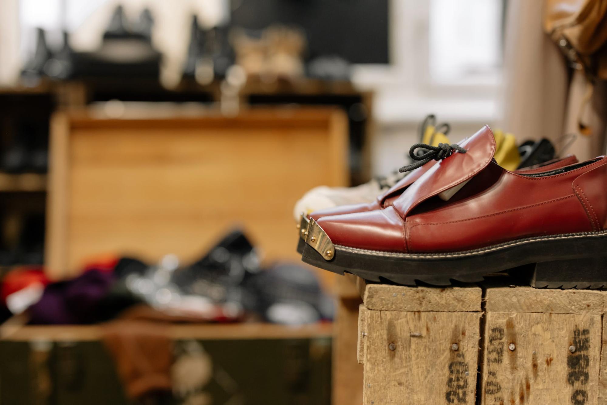 Where To Buy Second Hand Shoes Online And Offline Indetexx